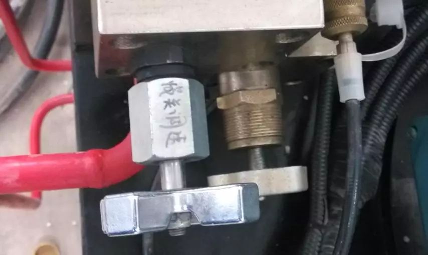 液控蝶閥簡介(圖5) 液控蝶閥簡介(圖5)