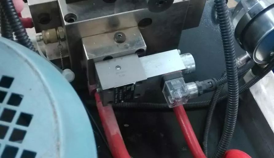 液控蝶閥簡介(圖6) 液控蝶閥簡介(圖6)